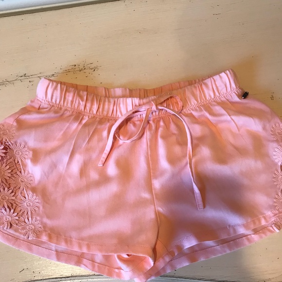 FOR SALE Roxy Shorts (pac Sun) peach size XS - Picture 2 of 7